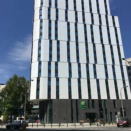 Отель Zlota 81 Варшава