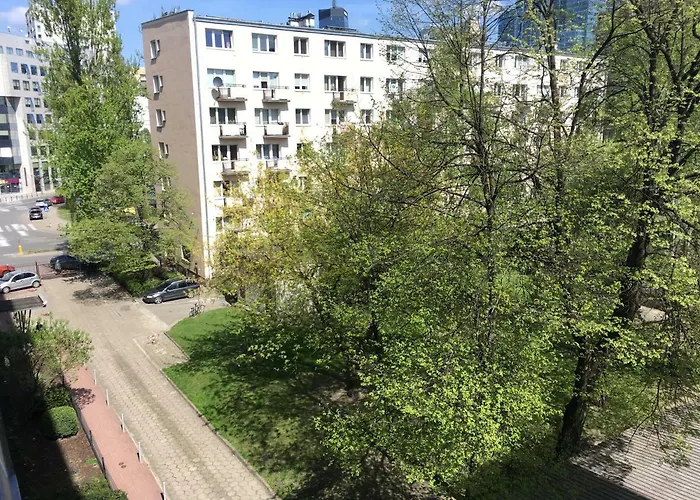 Zlota 81 * وارسو