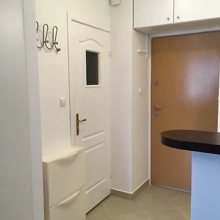 Apartment Zlota 81 *