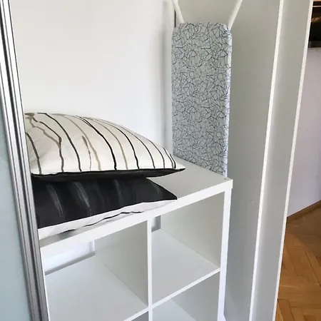 Zlota 81 Szálloda *